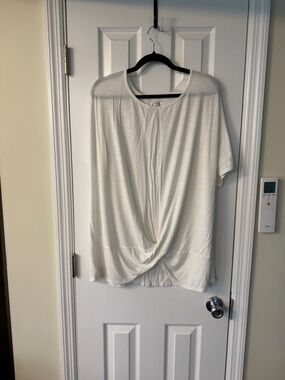 Maurices White Twist-Front Short Sleeve Tee